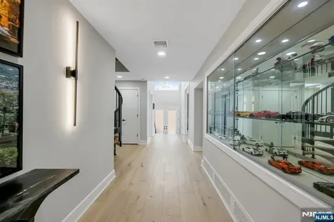 22 Berkshire Place Englewood Cliffs NJ 07632
