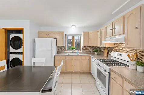 536 2nd Avenue Lyndhurst NJ 07071