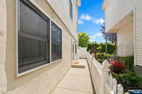 536 2nd Avenue Lyndhurst NJ 07071