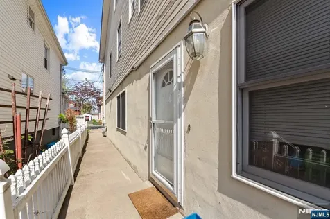 536 2nd Avenue Lyndhurst NJ 07071