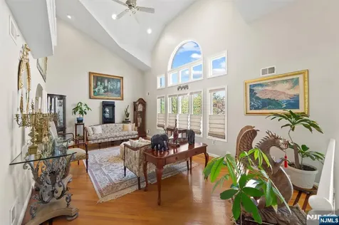 536 2nd Avenue Lyndhurst NJ 07071