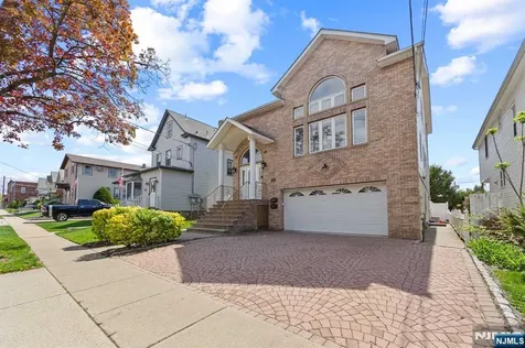 536 2nd Avenue Lyndhurst NJ 07071