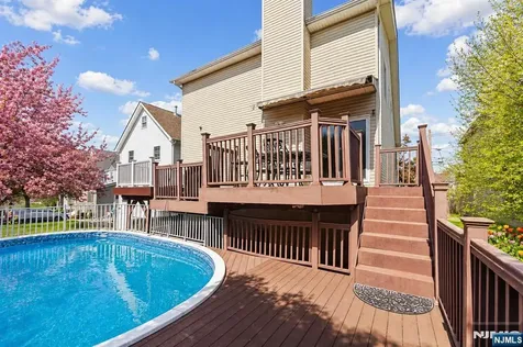 536 2nd Avenue Lyndhurst NJ 07071