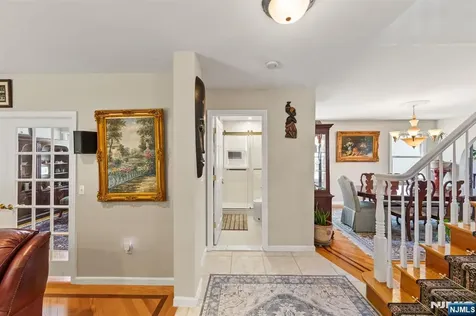 536 2nd Avenue Lyndhurst NJ 07071