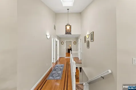 536 2nd Avenue Lyndhurst NJ 07071