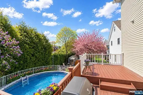 536 2nd Avenue Lyndhurst NJ 07071