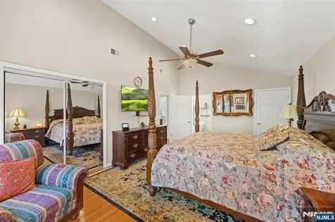 536 2nd Avenue Lyndhurst NJ 07071