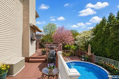536 2nd Avenue Lyndhurst NJ 07071