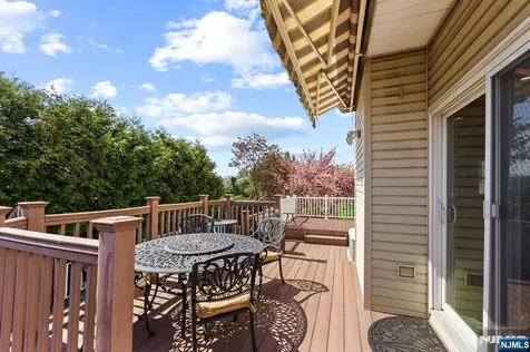 536 2nd Avenue Lyndhurst NJ 07071