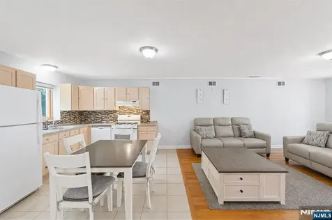 536 2nd Avenue Lyndhurst NJ 07071