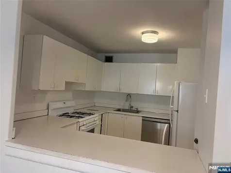 1203 River Road Edgewater NJ 07020