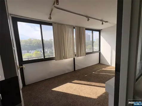 1203 River Road Edgewater NJ 07020