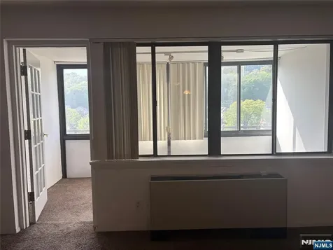 1203 River Road Edgewater NJ 07020