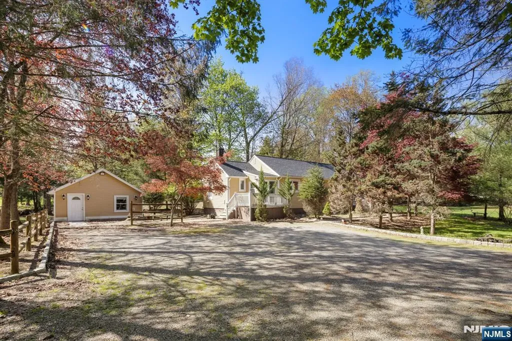 10 Old Stone Church Road Upper Saddle River NJ 07458