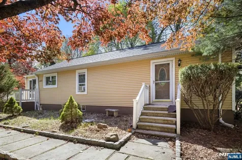 10 Old Stone Church Road Upper Saddle River NJ 07458