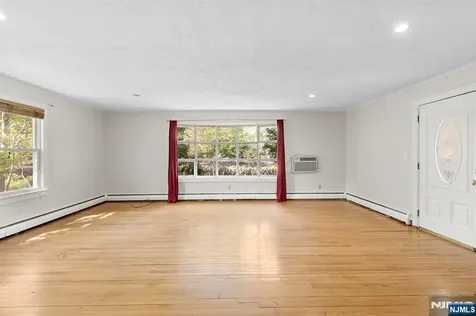 10 Old Stone Church Road Upper Saddle River NJ 07458