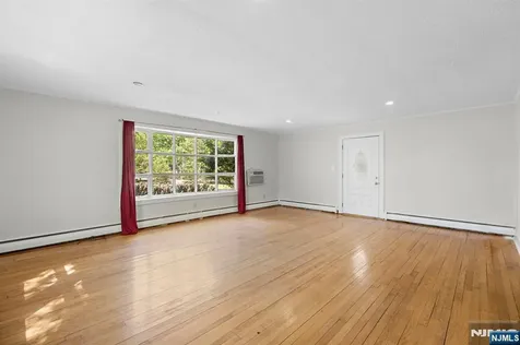 10 Old Stone Church Road Upper Saddle River NJ 07458