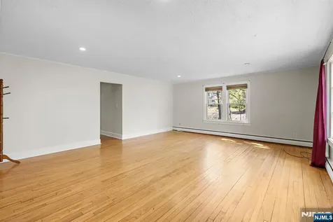 10 Old Stone Church Road Upper Saddle River NJ 07458