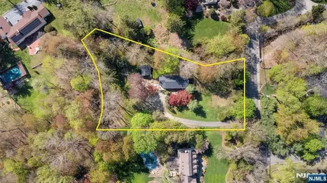 10 Old Stone Church Road Upper Saddle River NJ 07458