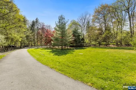 10 Old Stone Church Road Upper Saddle River NJ 07458