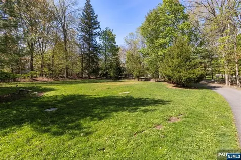 10 Old Stone Church Road Upper Saddle River NJ 07458