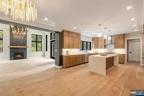 455 Sunset Avenue Haworth NJ 07641