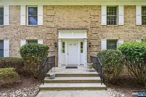 137 S Maple Avenue Park Ridge NJ 07656