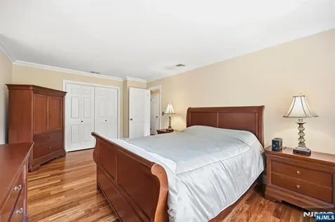 137 S Maple Avenue Park Ridge NJ 07656