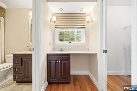 137 S Maple Avenue Park Ridge NJ 07656