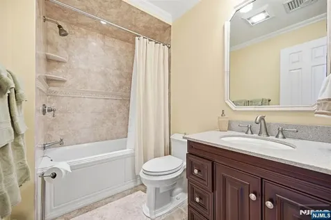 137 S Maple Avenue Park Ridge NJ 07656