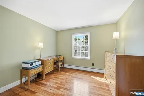 137 S Maple Avenue Park Ridge NJ 07656