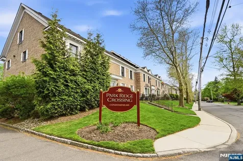 137 S Maple Avenue Park Ridge NJ 07656