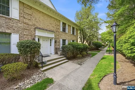 137 S Maple Avenue Park Ridge NJ 07656
