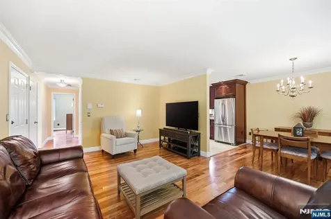 137 S Maple Avenue Park Ridge NJ 07656