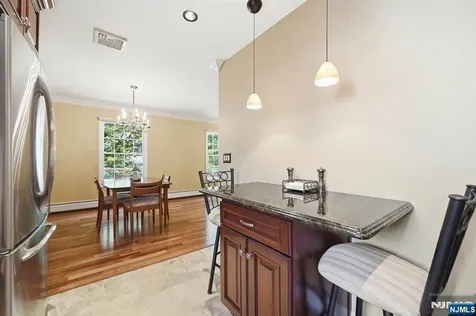 137 S Maple Avenue Park Ridge NJ 07656