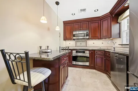 137 S Maple Avenue Park Ridge NJ 07656