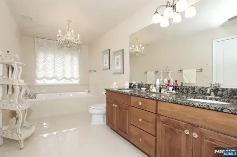 108 Demarest Lane Montvale NJ 07645