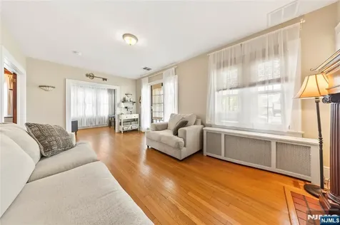 232 Webster Avenue Lyndhurst NJ 07071