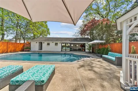 232 Webster Avenue Lyndhurst NJ 07071