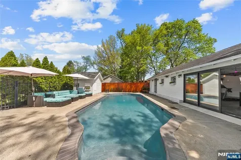 232 Webster Avenue Lyndhurst NJ 07071