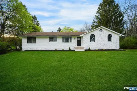 29 Ironia Road Chester Township NJ 07836