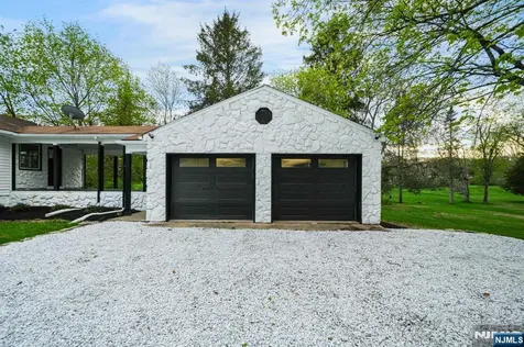 29 Ironia Road Chester Township NJ 07836