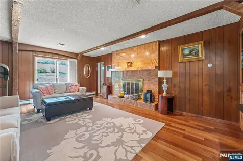 72 Pilgrim Drive Clifton NJ 07013