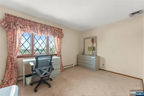 72 Pilgrim Drive Clifton NJ 07013