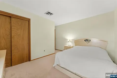 72 Pilgrim Drive Clifton NJ 07013