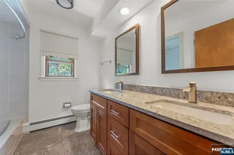72 Pilgrim Drive Clifton NJ 07013