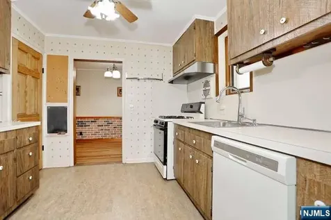 405 Terhune Avenue Paramus NJ 07652