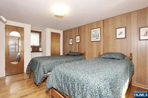 405 Terhune Avenue Paramus NJ 07652