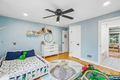 75 S Highwood Avenue Glen Rock NJ 07452