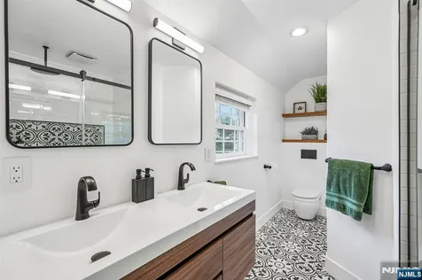 75 S Highwood Avenue Glen Rock NJ 07452